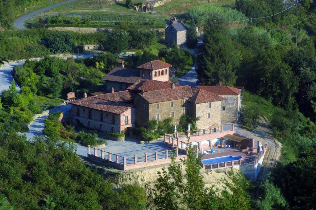 Castel Martino Villa Cortemilia Екстериор снимка
