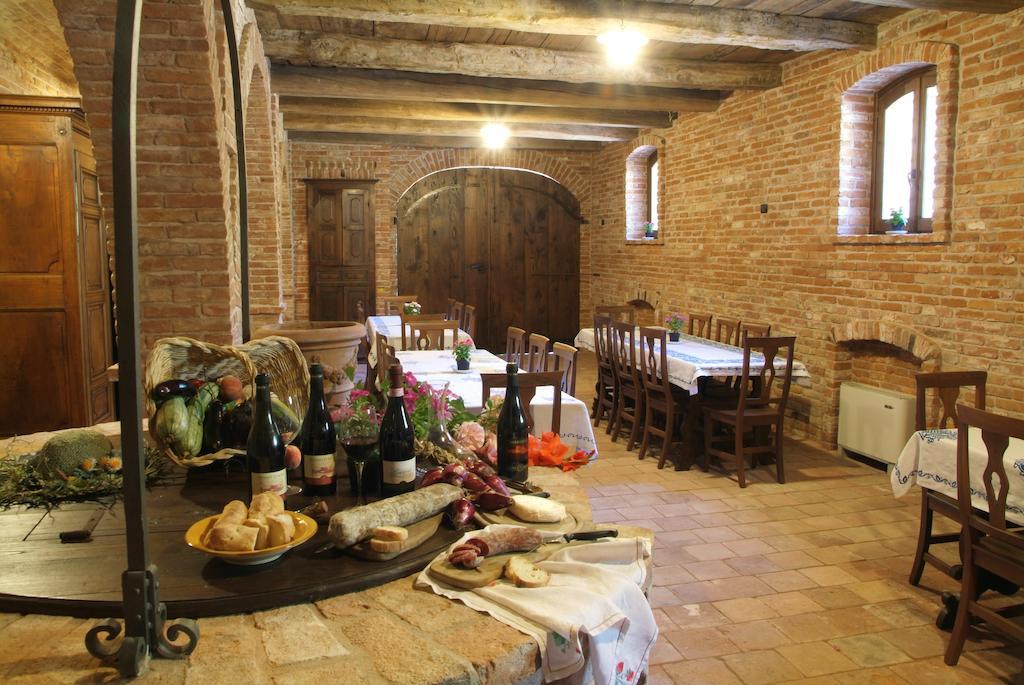 Castel Martino Villa Cortemilia Екстериор снимка