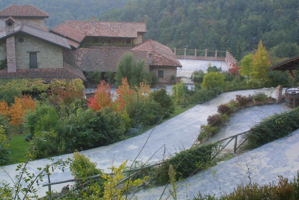 Castel Martino Villa Cortemilia Екстериор снимка