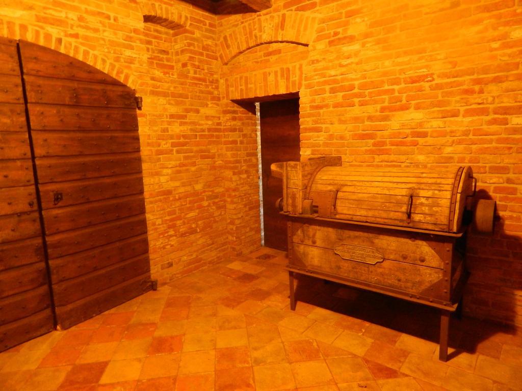 Castel Martino Villa Cortemilia Екстериор снимка