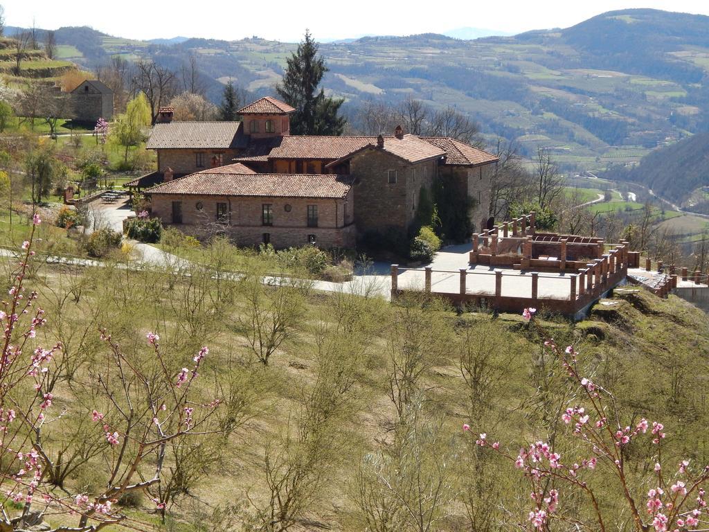 Castel Martino Villa Cortemilia Екстериор снимка