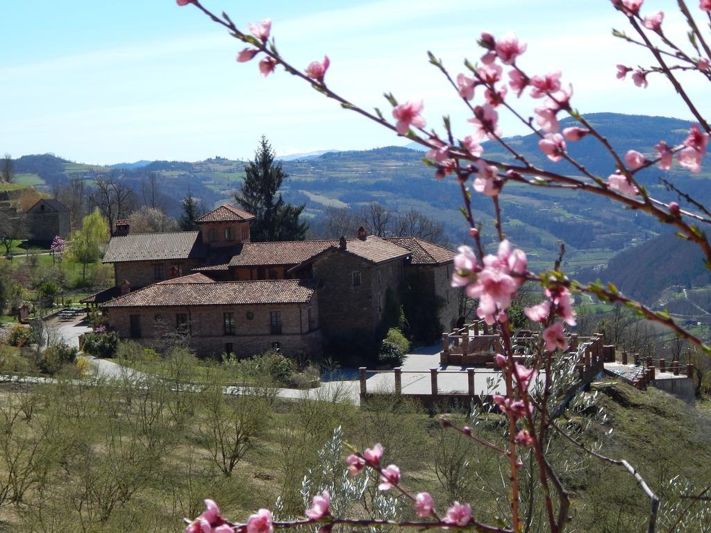 Castel Martino Villa Cortemilia Екстериор снимка